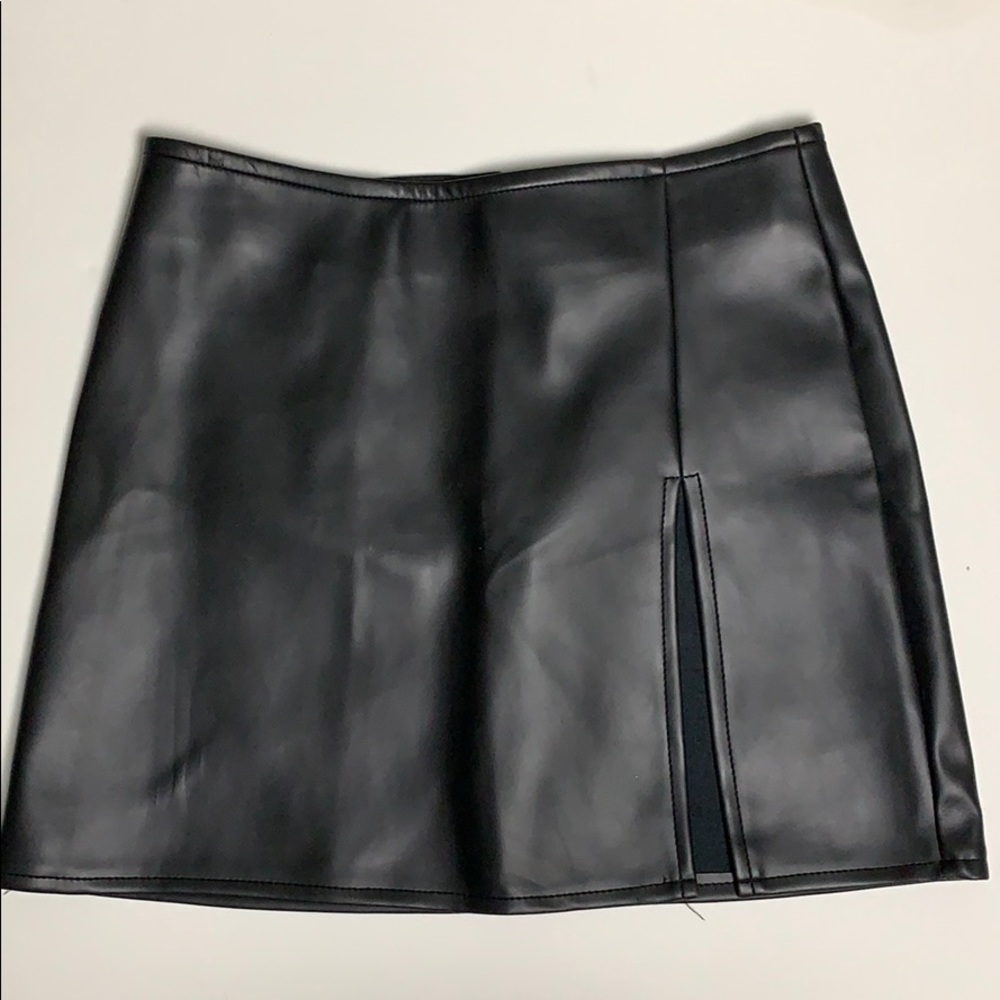 Black leather skirt, Size small